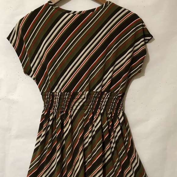 Sirens - Picture 4 of 6